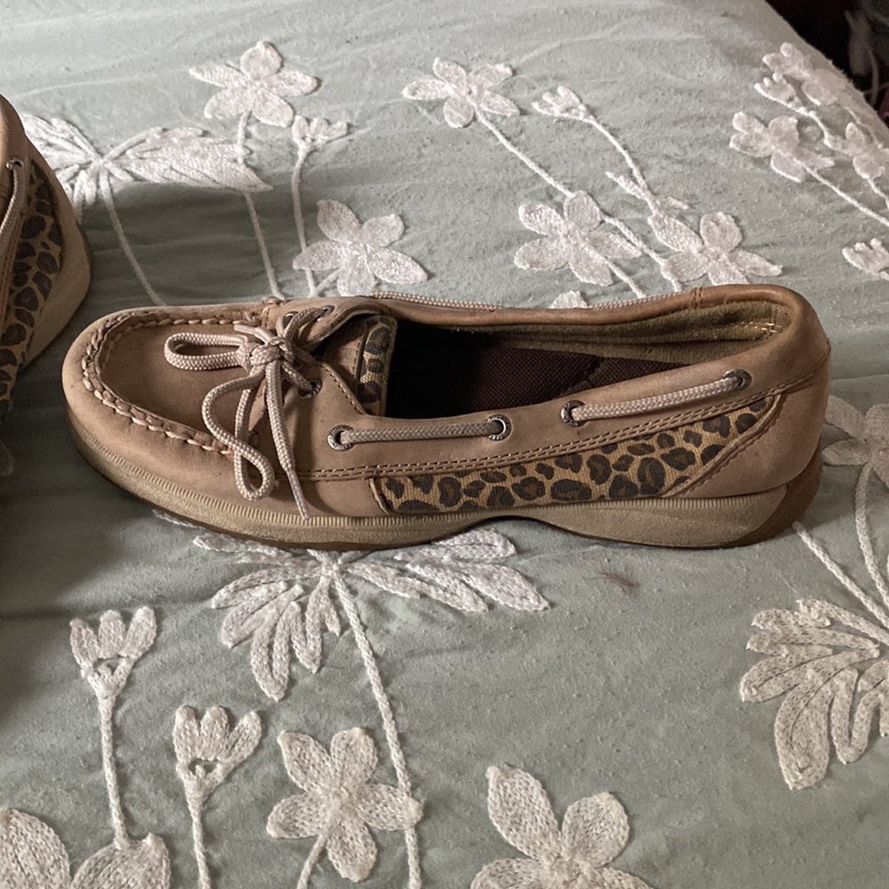 Sperry - Picture 2 of 6